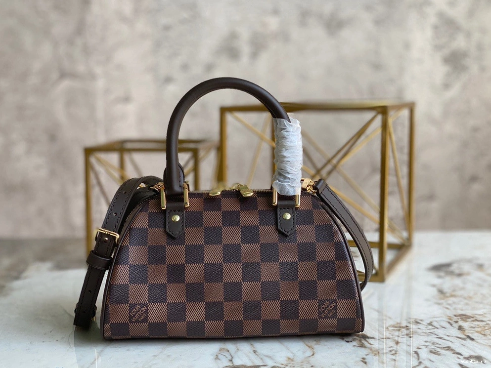 WIS VINTAGE VUITTON BAG LOUIS 1111